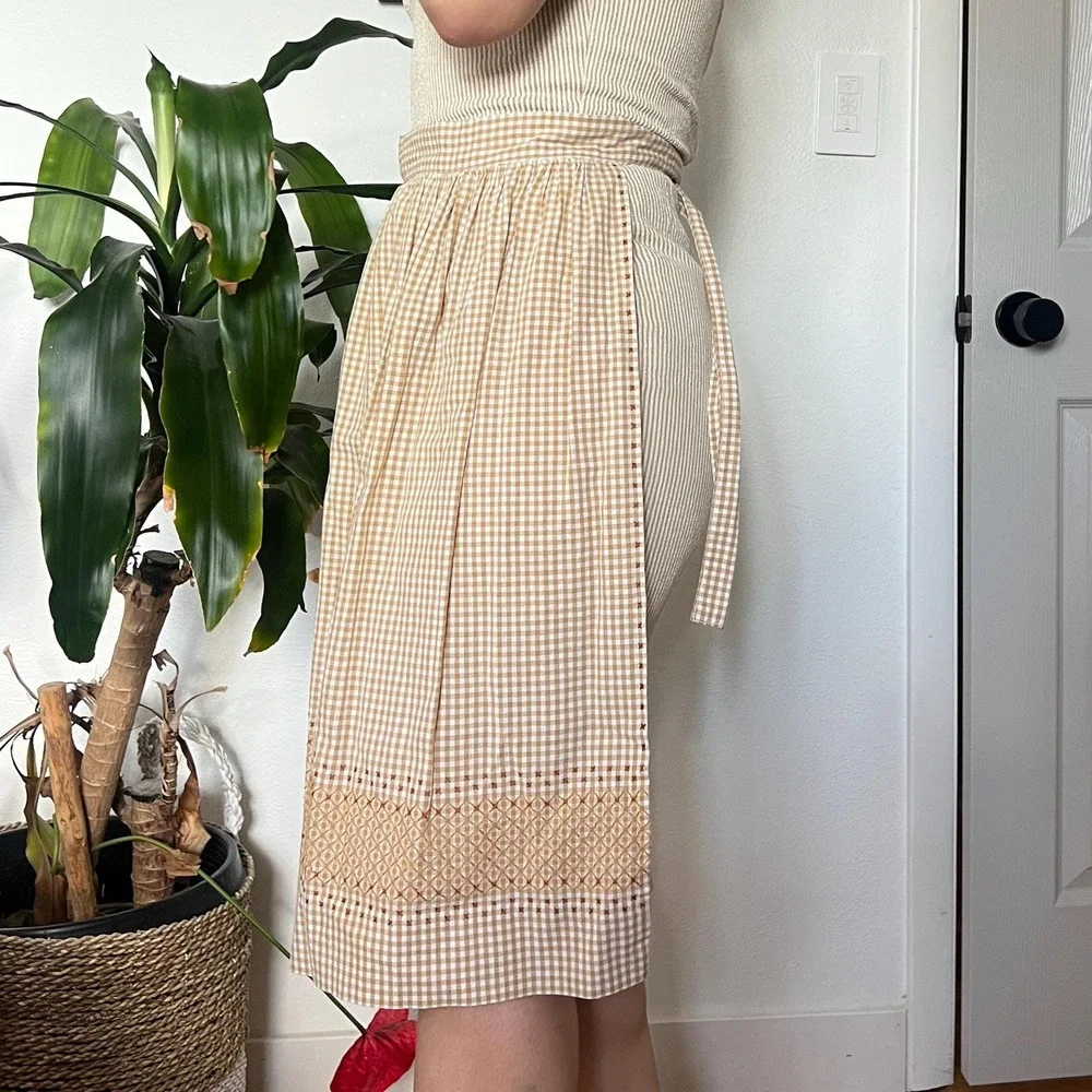 Vintage‎ 70s handmade apron Tan Gingham Farmhouse Kitchen Retro Cottagecore